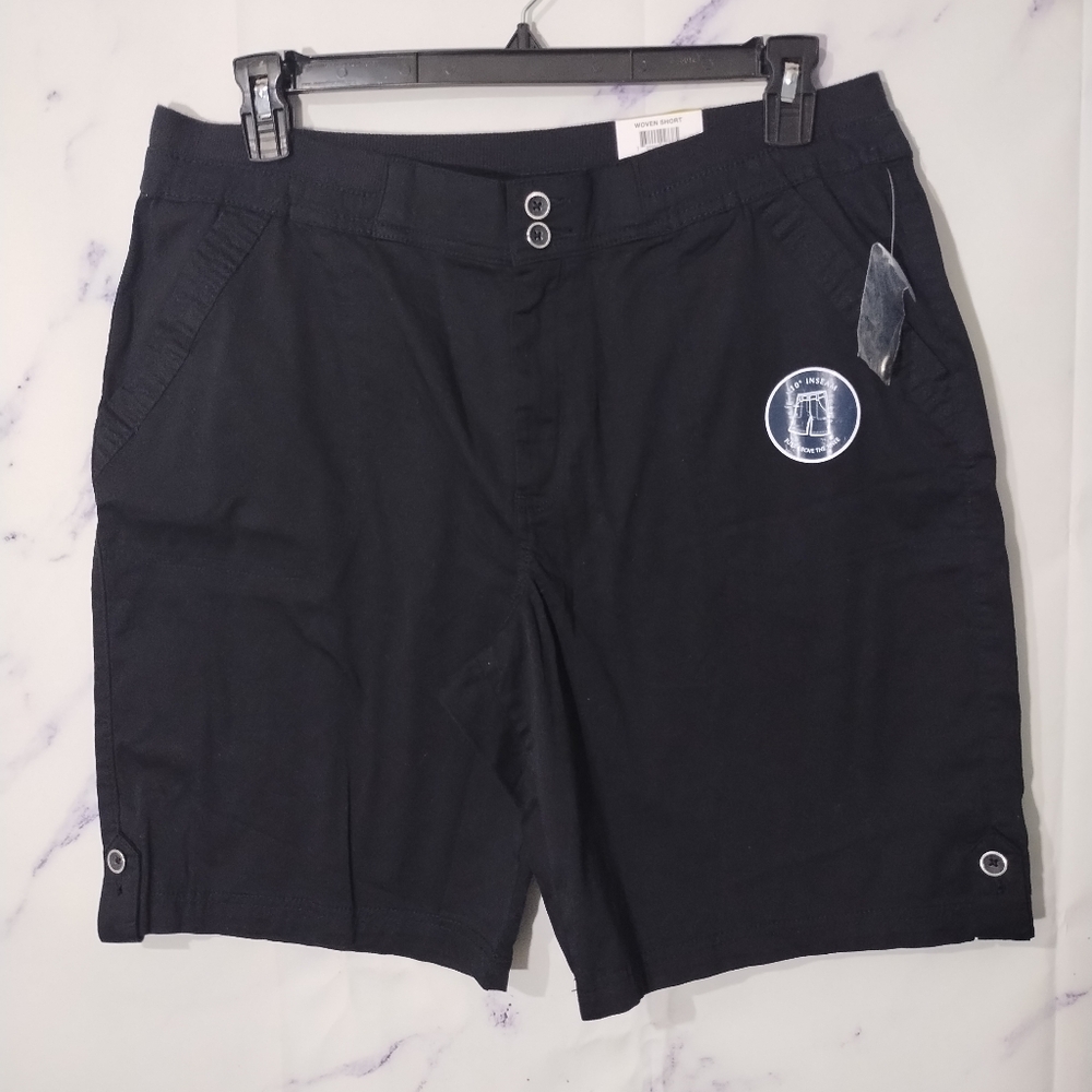 Comfort waist woven shorts